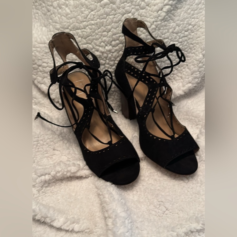 Beautiful Kari Blue heels